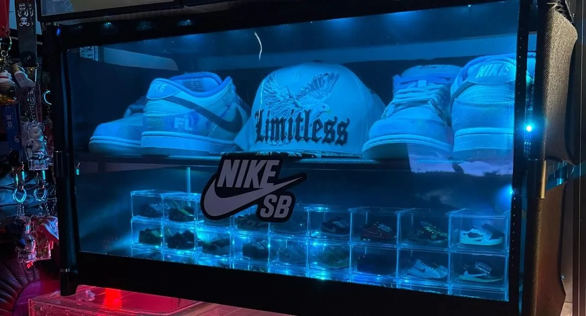Store Image