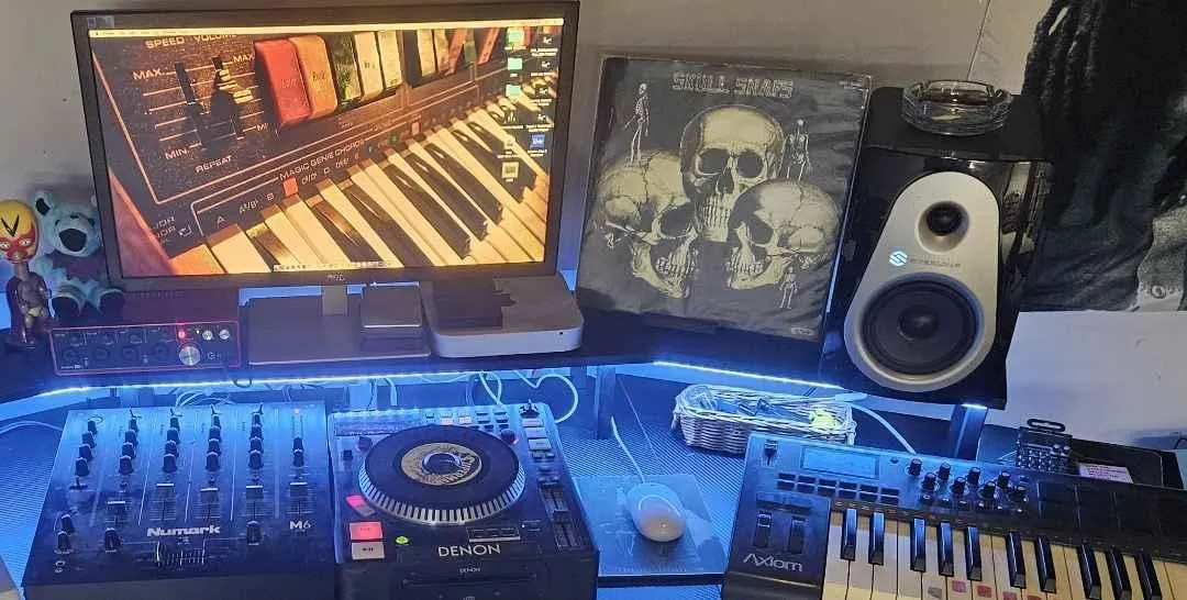 Store Image
