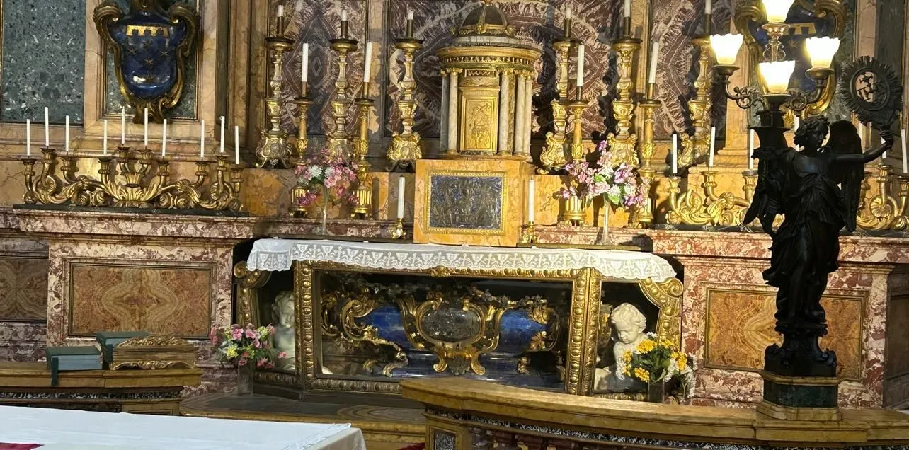 Store Image