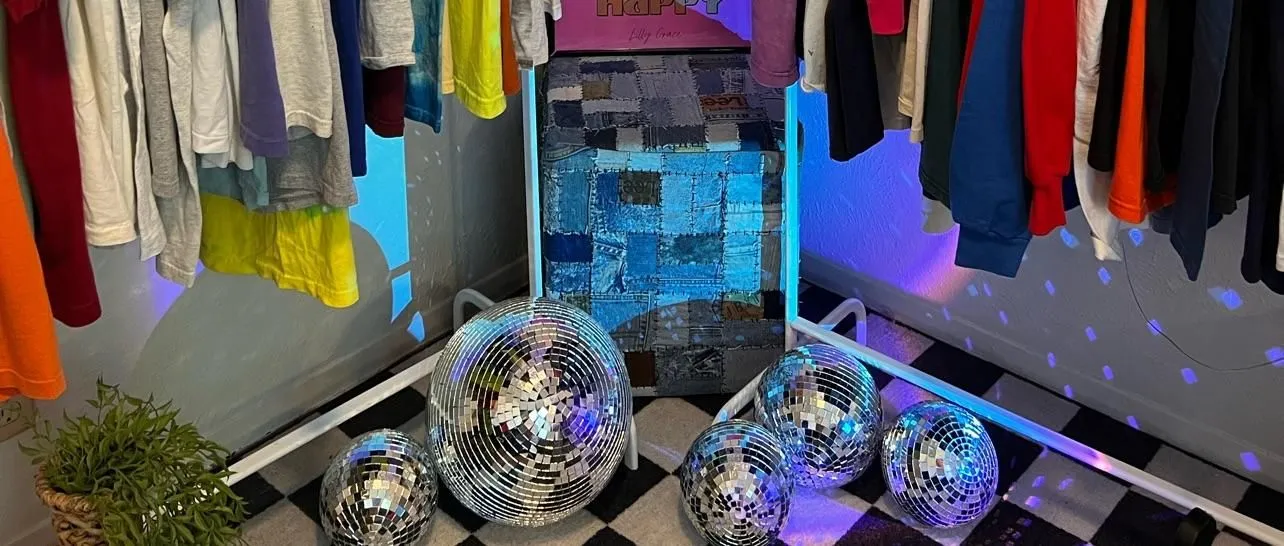 Store Image