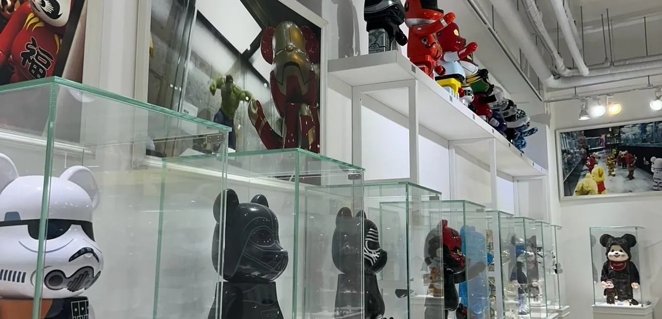 Store Image