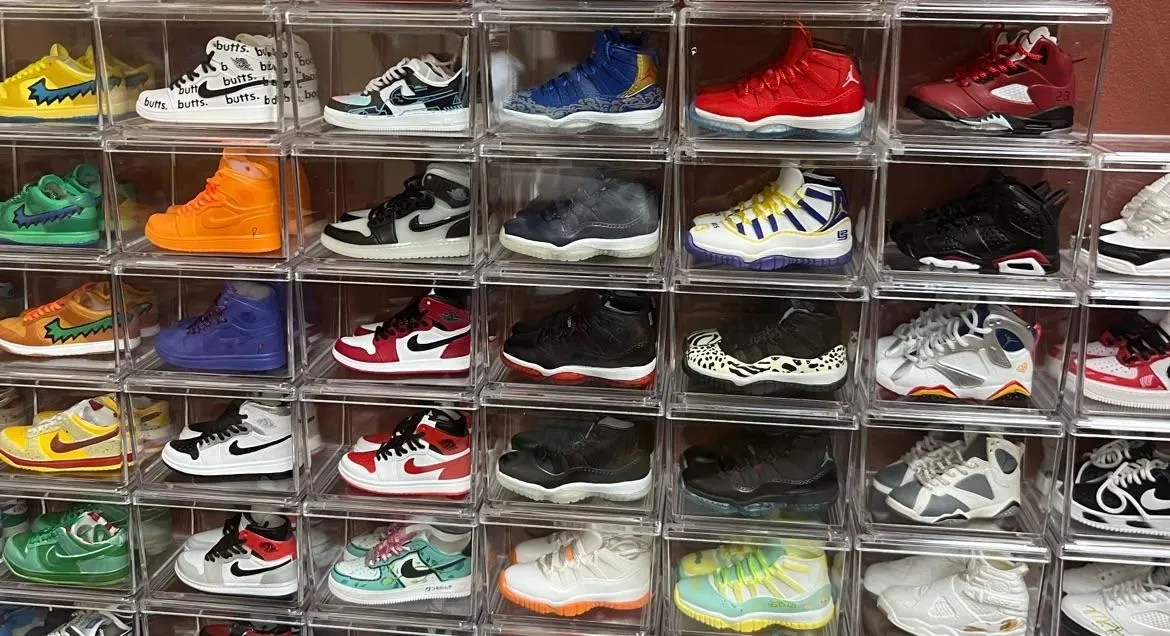 Store Image