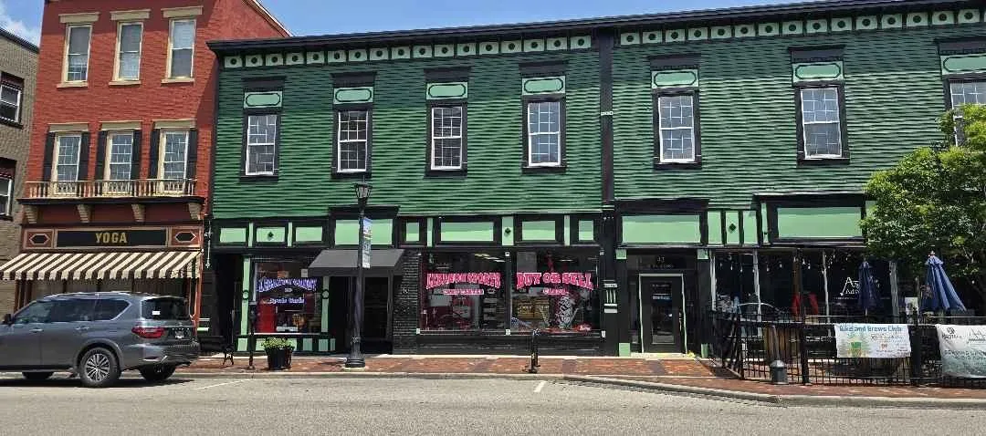 Store Image