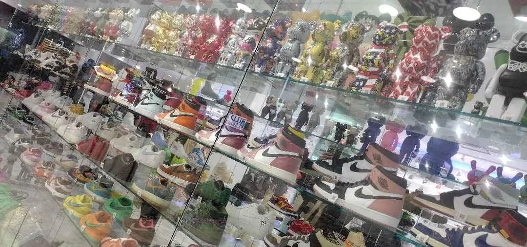 Store Image