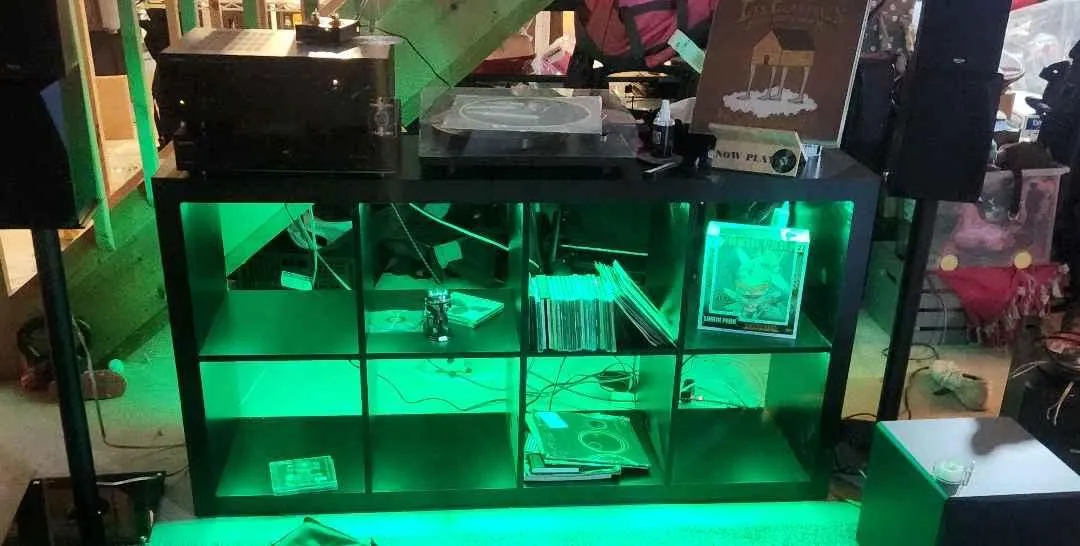 Store Image