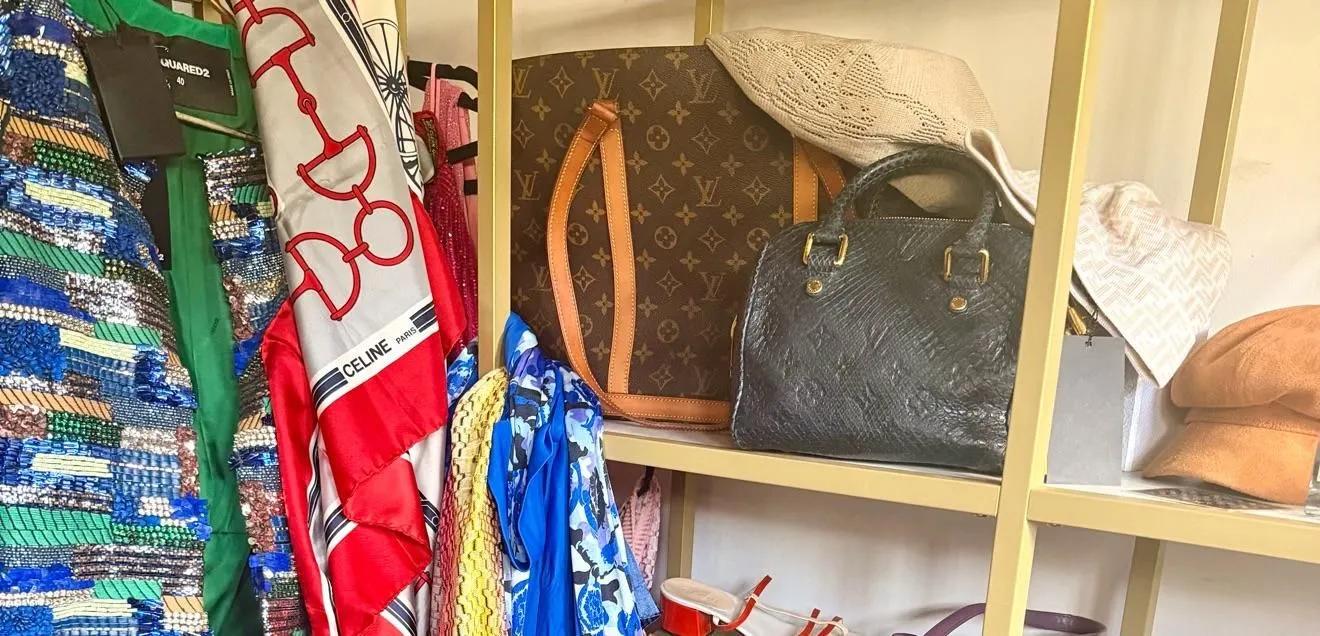 Store Image
