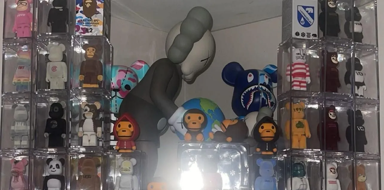 Store Image