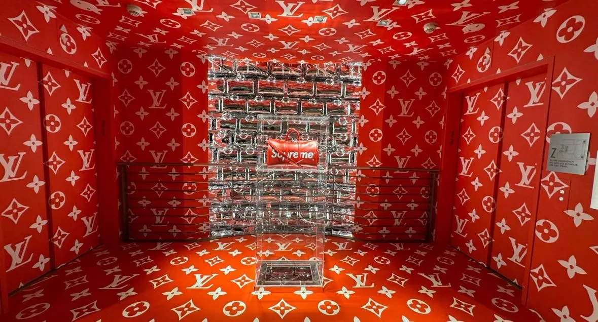 Store Image
