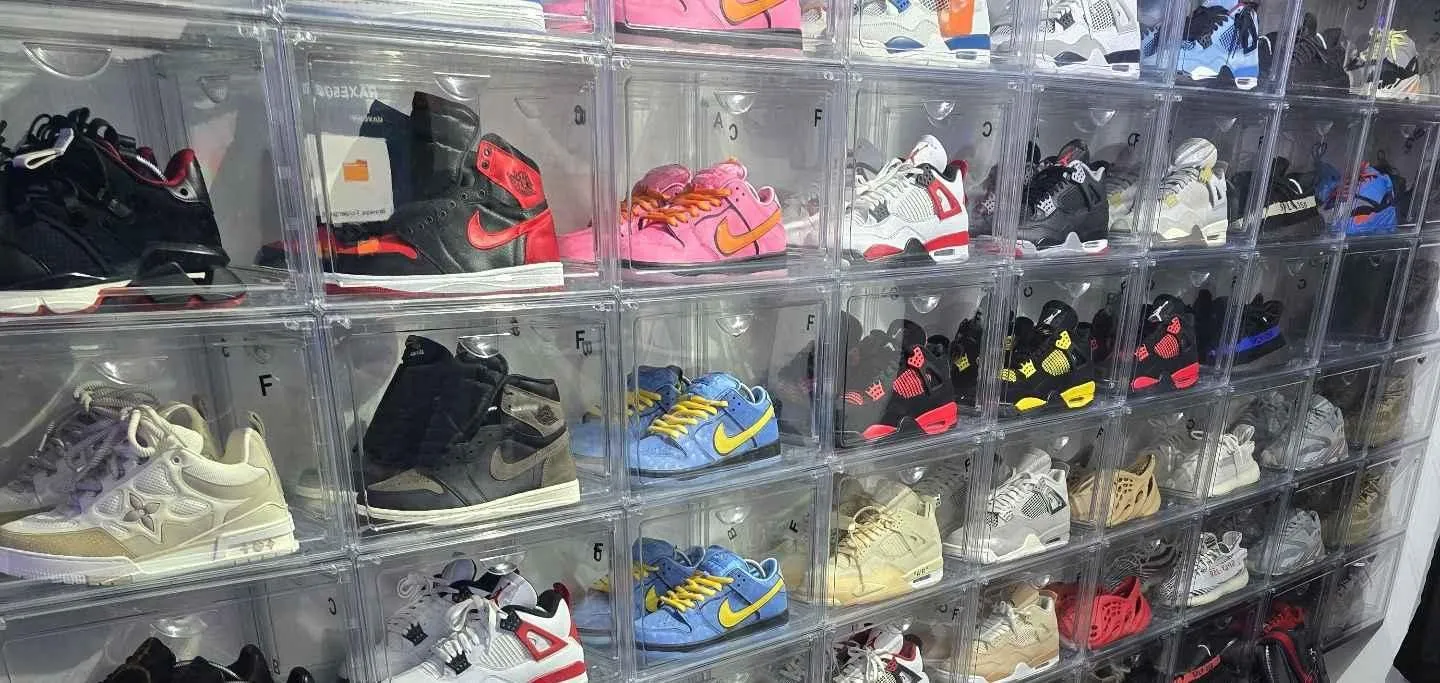 Store Image