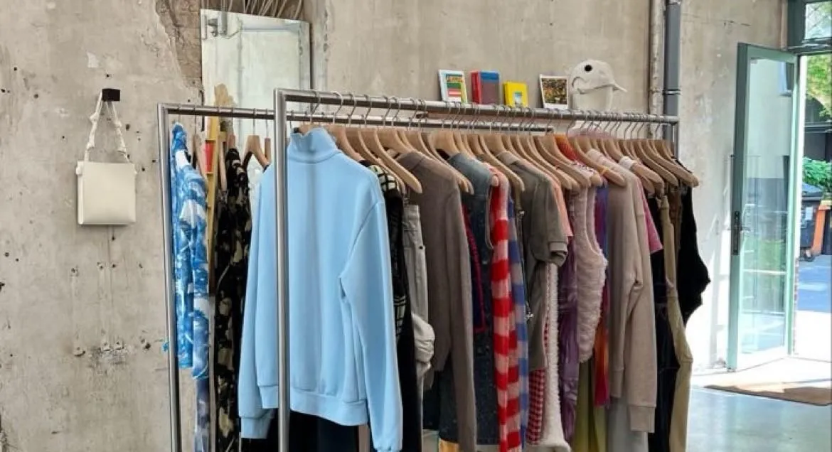 Store Image