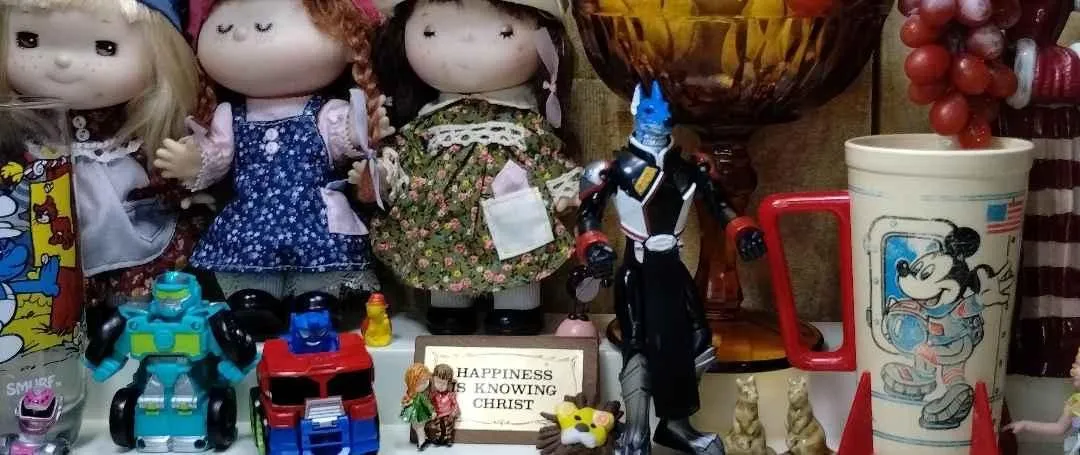 Madagascar Gloria Hippo Penguins McDonald's Fast Food Toy Set Of