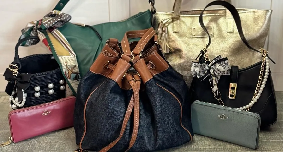 213- Vintage Coach Black Leather Legacy Shoulder Bag-Made in the