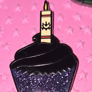 Hocus Pocus - Cupcake Pin