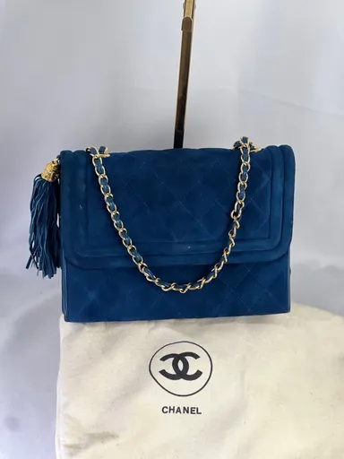 CHANEL blue suede quilted shoulder bag w/COA card