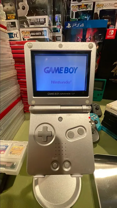 GB: Gameboy Advance SP Platinum