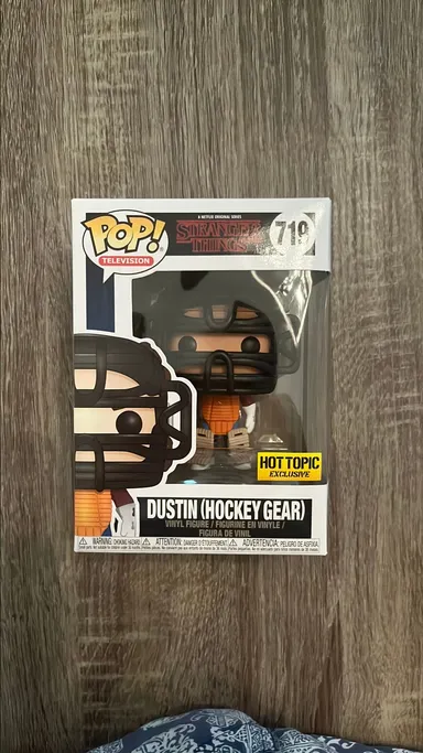 Dustin (Hockey Gear) 719