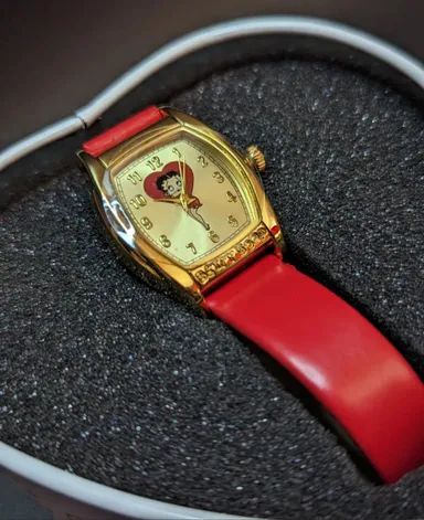 Betty Boop Avon Red & Gold Toned Watch In Heart Shaped Tin Box