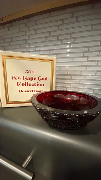 1989 New Vintage Avon 1876 Cape Cod Collection Dessert bowl