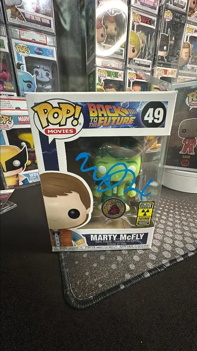 Auto: Marty McFly (Plastic Empire)