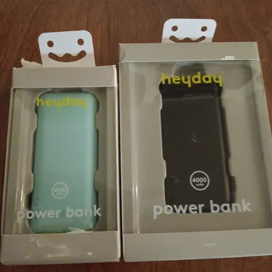 Power Bank for charging phones oŕ other USB devices 400mhz