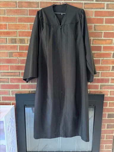 Classic Black Undergraduate Graduation Gown - Size Medium