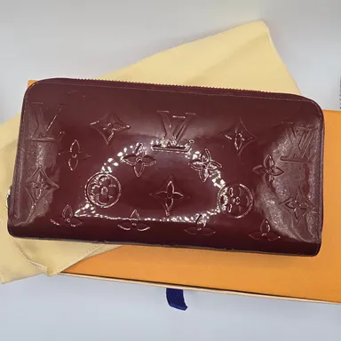 Louis Vuitton Monogram Vernis Vernis Patent Leather Zippy Wallet