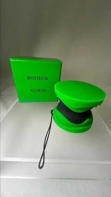 BOTTEGA VENETA yo-yo w/box