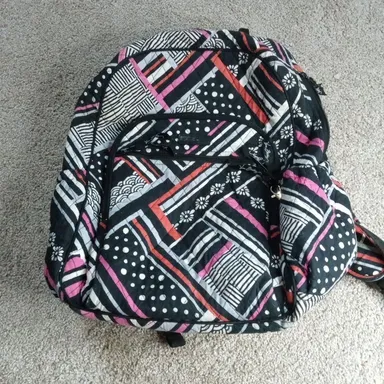 NEW Vera Bradley 15"x18" Backpack

This stylish Vera Bradley backpack is the perfect accessory for a