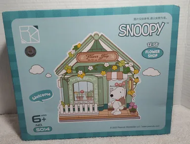 Snoopy Peanut  Building Blocks Cartoon cafe shops models Flower Shop