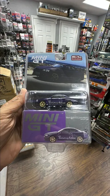 Mini GT #616 Nissan Skyline GT-R TommyKaira R-z midnight Purple
