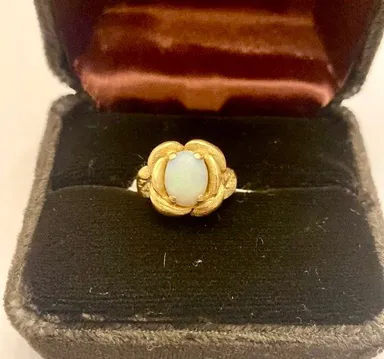 14k Gold Antique flower opal ring
