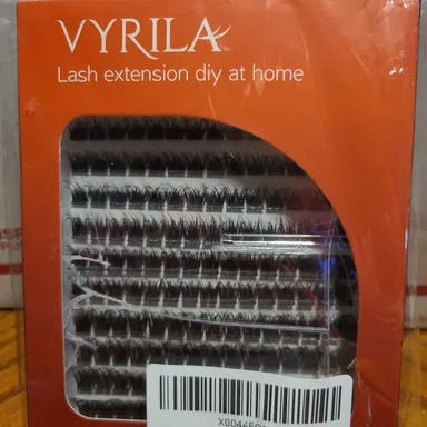 Vyrila Lash Extension did at home d8-16 mix. (582)