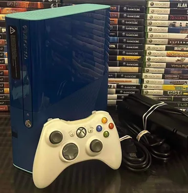 Xbox 360 E (Limited Edition Blue) 250GB