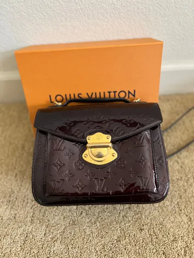 760.  Louis Vuitton amarante Mirada shoulder bag