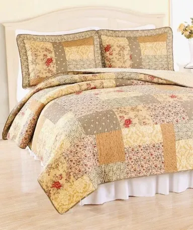 4-Piece KING Country Patchwork Tan Reversible Quilt Set with Shams & Bed Scarf