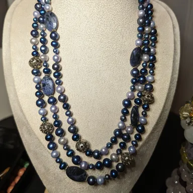 3 strand pearl necklace