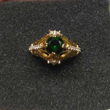 Absolutely Gorgeous Emerald Filagree Ring, .925