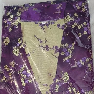 Kimono Womens XL Purple Gold New With Tags
Kimono Womens XL Purple Gold New With Tags Stunning Unbra