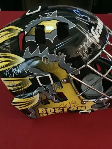 Team signed Boston Bruins Full size Goalie mask