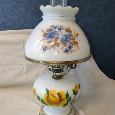 Hurricane style lamp gone with the wind yellow rose vase mismatched top, tested working