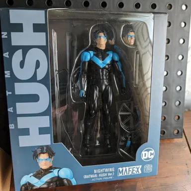 MAFEX Nightwing from Batman HUSH