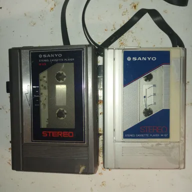 sanyo stereo cassette player M-G7 & M-G9
