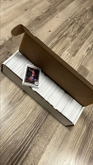 A lot of roughly 800 2023-2024 NBA Hoops cards