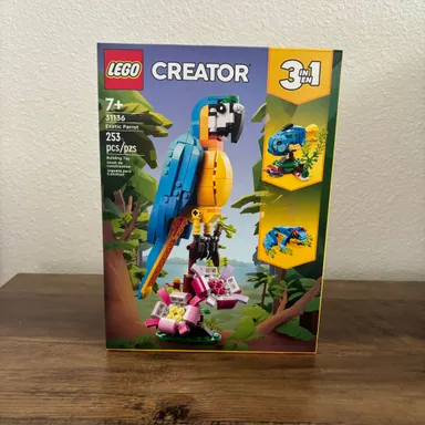 LEGO CREATOR: Exotic Parrot (31136)