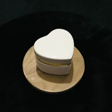 3. Glossy Ivory Ceramic Heart Shaped Trinket/Jewelry Box w/ gold~NWOT