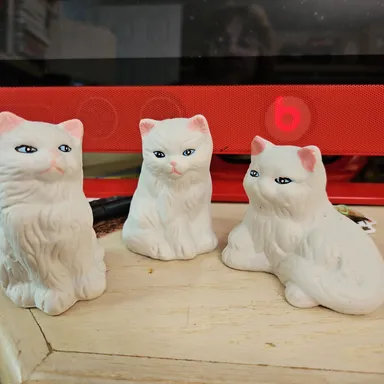 3 ceramic kittens small
