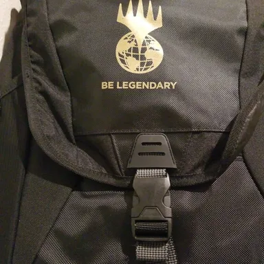 7. MagicCon Chicago Legendary VIP Messenger Bag
