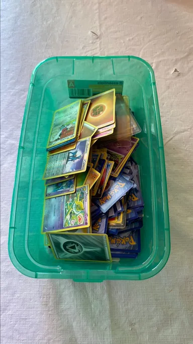 Misc bin Pokémon cards