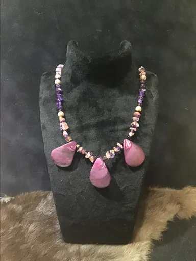 Purple Opalescent Dyed Shell Pendants Necklace w/ Gemstobe chips
