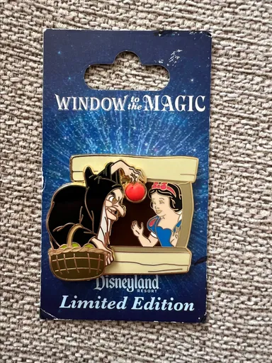 Disney Snow White and Old Hag Window to the Magic LE 1000 Pin